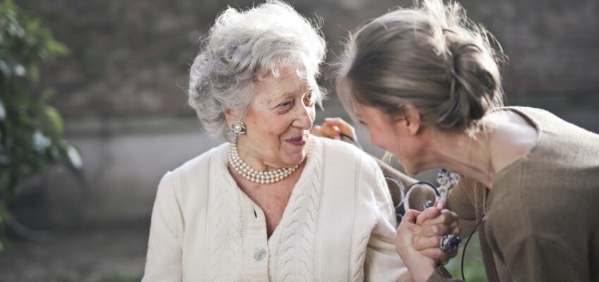 Benefits of Hiring a Caregiver for In-Home Help